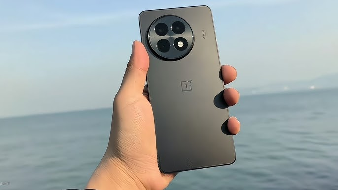 OnePlus 13R 5G OnePlus 13R 5G smooth Display and Design